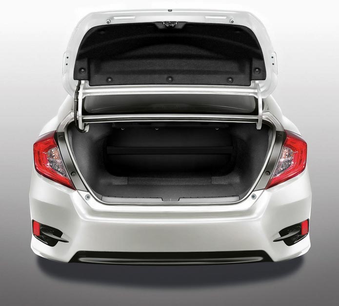 Honda Civic 1.5TC VS Mazda 3 2.0 Sedan，你们会选择哪一款？
