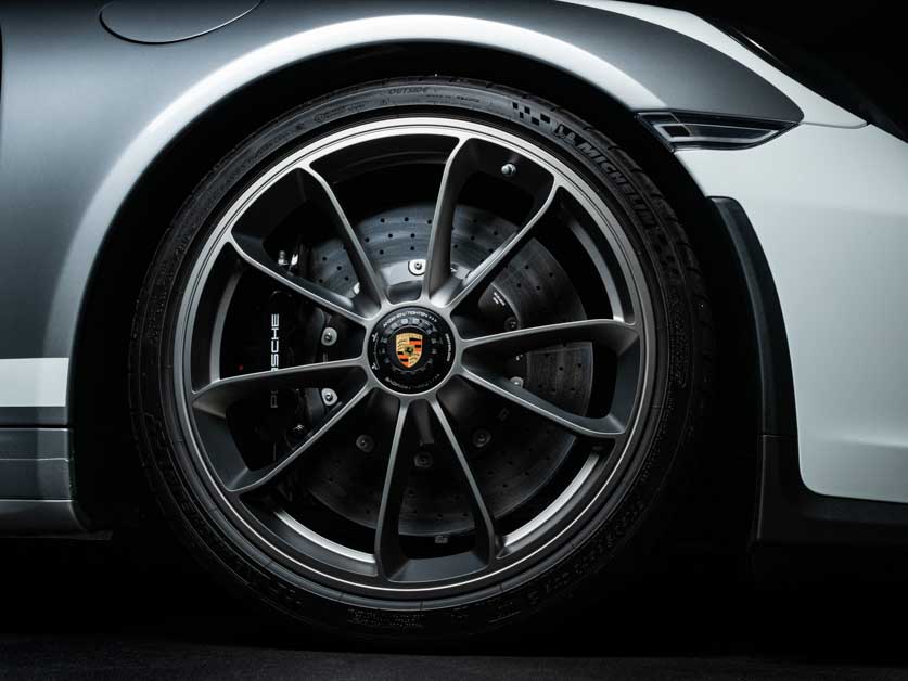 Porsche 911 Speedster 登陆我国市场,售价270万!