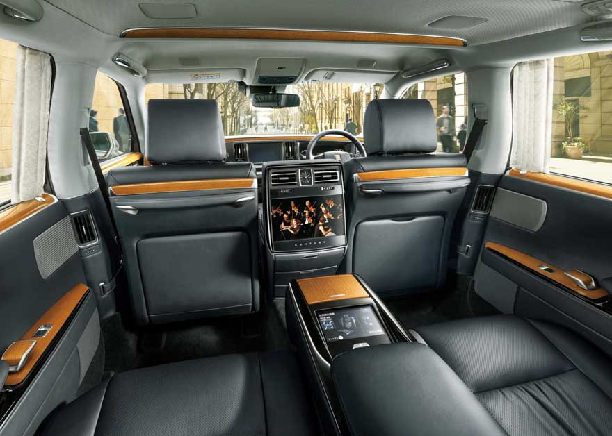 Toyota Century 登陆我国平行二手车商，开价127万令吉！