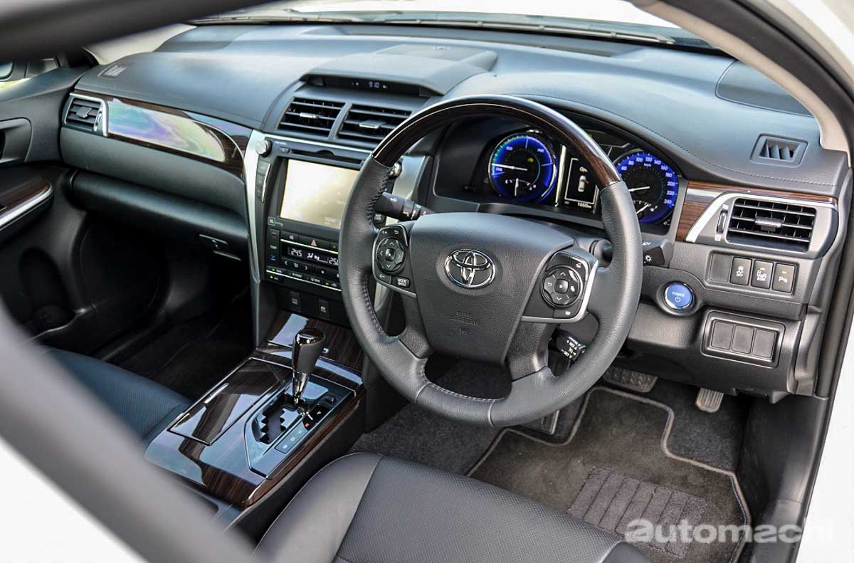 影片： Toyota Camry Hybrid 一缸油 City Drive 可以行驶700公里？