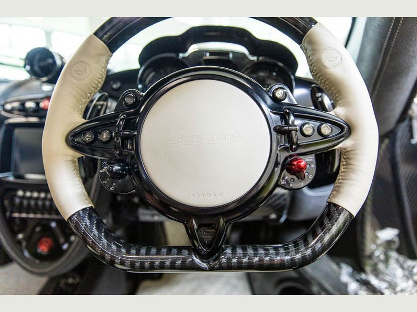 全马首台！Pagani Huayra Roadster 登陆我国平行二手车商