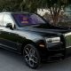 Rolls Royce Cullinan Black Badge 刚提车就撞毁，百万 SUV 就这样没了！