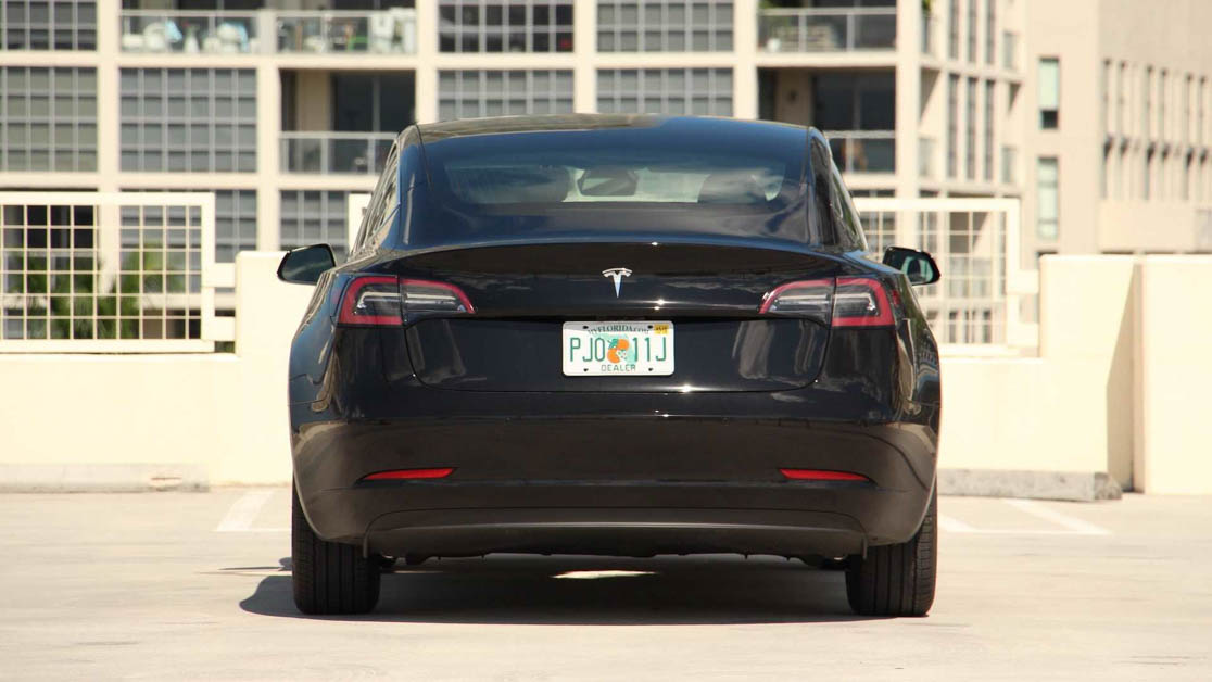 Tesla Model 3 新车登陆我国市场，售价由 RM385,000 起跳？