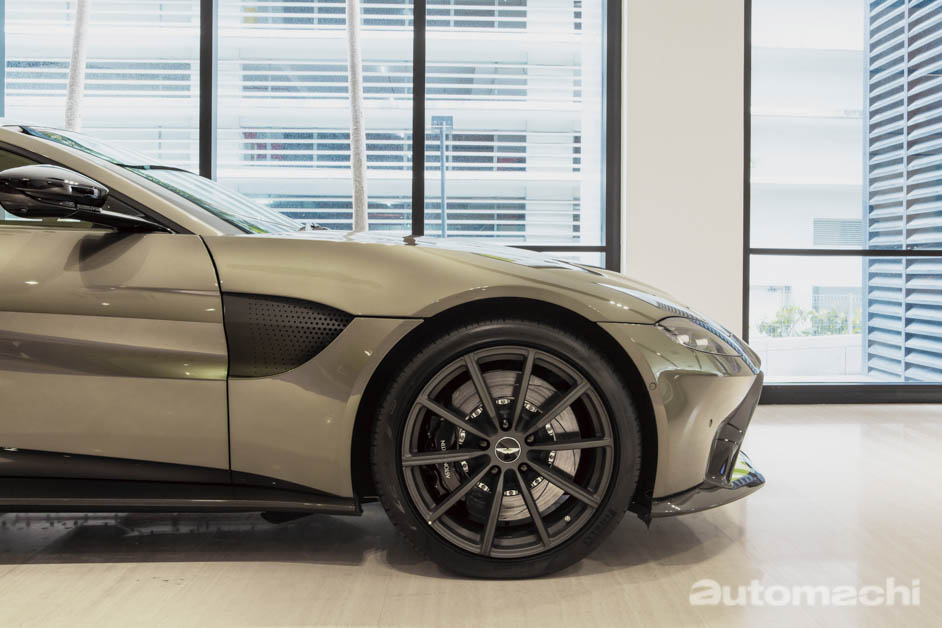 Aston Martin Vantage AMR Malaysia Edition