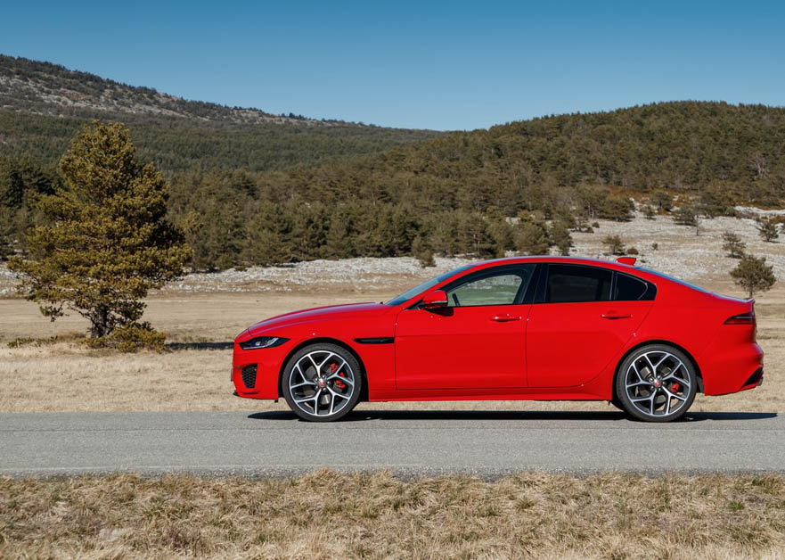 Jaguar XE R-Dynamic 