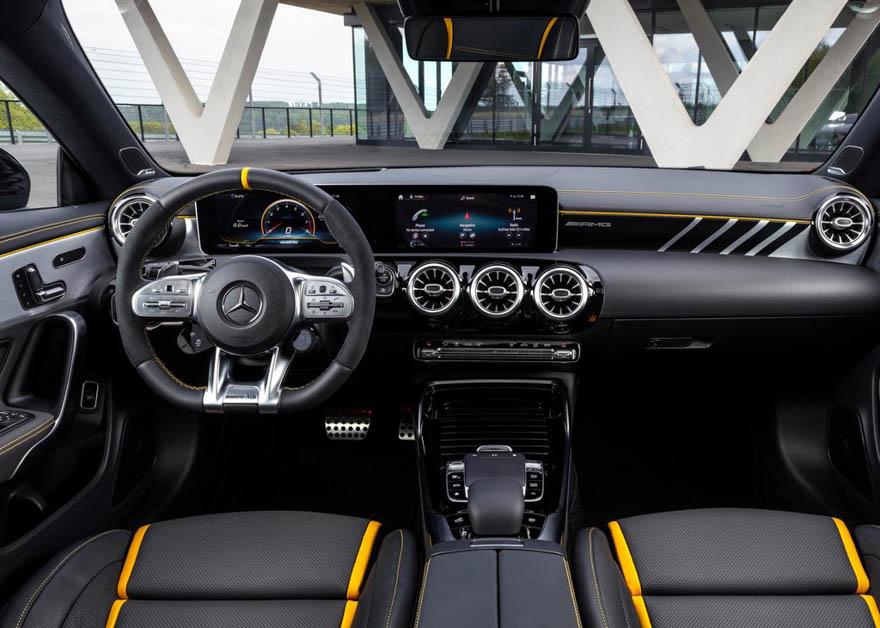 Mercedes-AMG CLA45 S-Interior