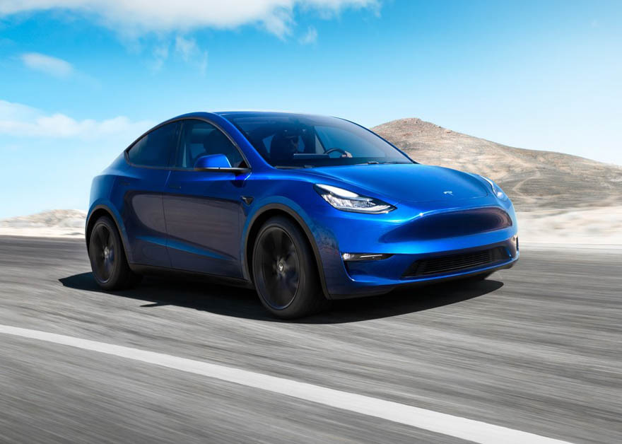 Tesla Model Y 组装品质有瑕疵，新车行驶中玻璃车顶直接飞走！
