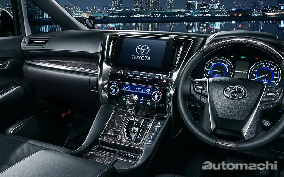 Toyota Alphard 在我国可以说是一款家喻户晓的豪华MPV车型，而目前的车型是第三代车型，并且在2015年发布，而根据五年大改款的定律来看这款车已经是到了大改款的时候，而根据之前的消息，全新大改款的车型将会换上2.4L的涡轮增压引擎！