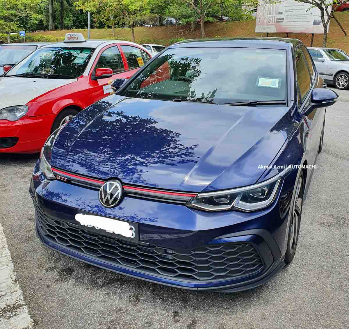 Volkswagen Golf GTI spyshot