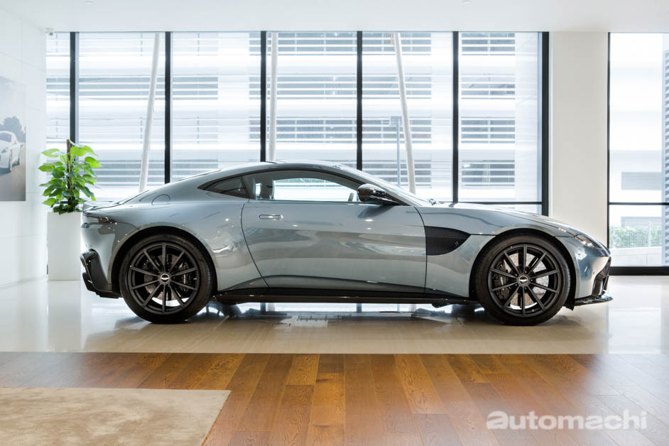 Aston Martin Vantage Dark Knight Edition