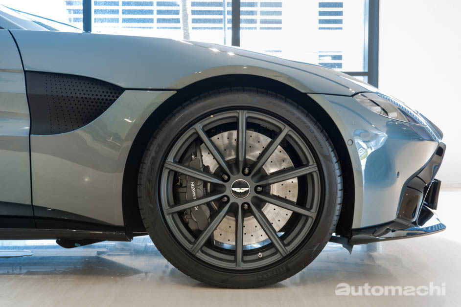 Aston Martin Vantage Dark Knight Edition