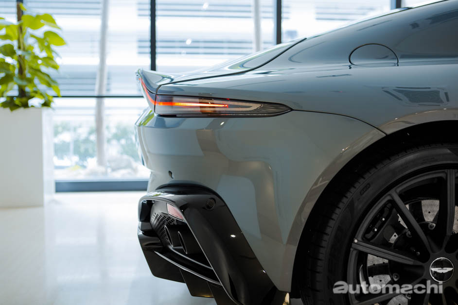 Aston Martin Vantage Dark Knight Edition