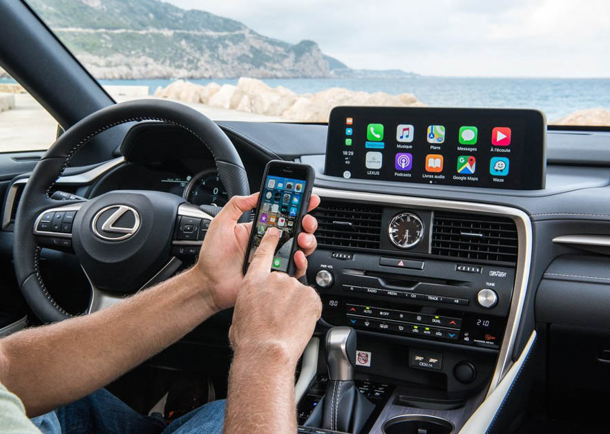 Apple CarPlay & Android Auto