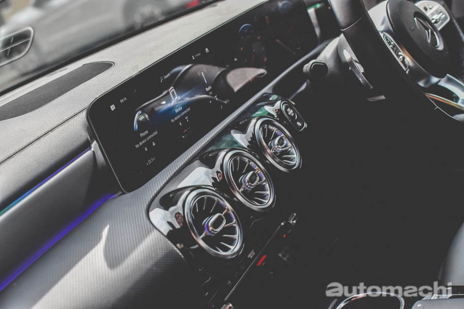 Mercedes-Benz A250 Sedan 