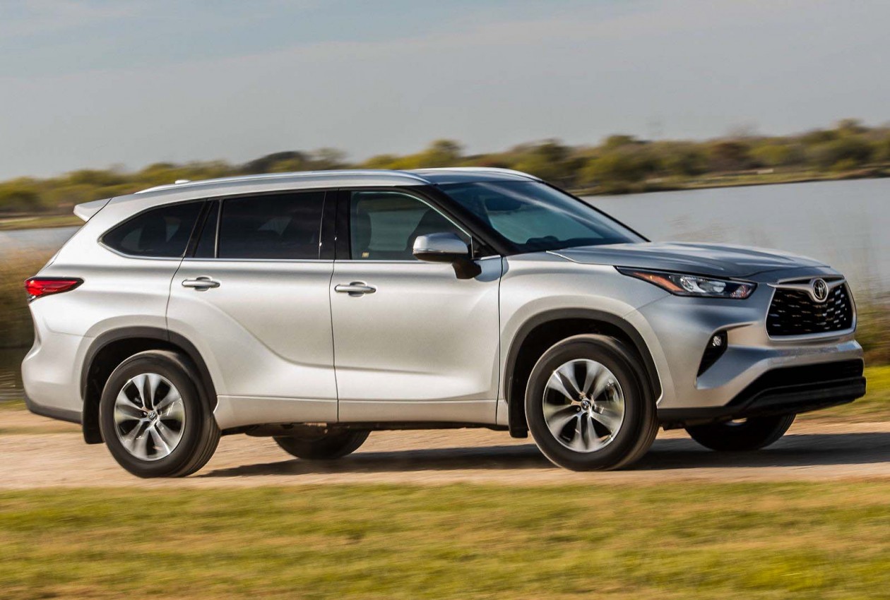 Toyota Crown Kluger 6 | automachi.com