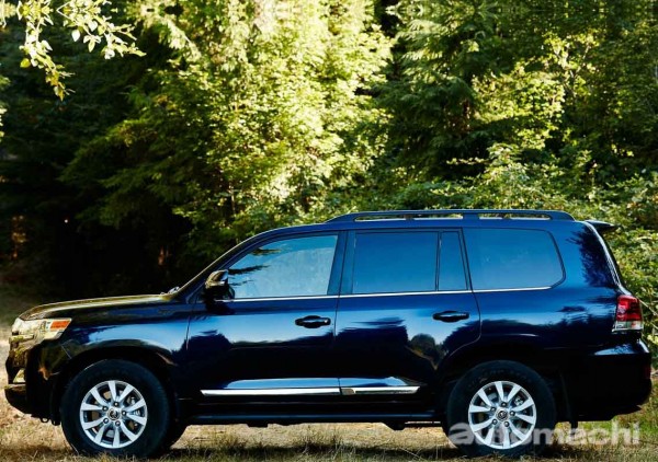 Toyota Land Cruiser L300 17 | automachi.com