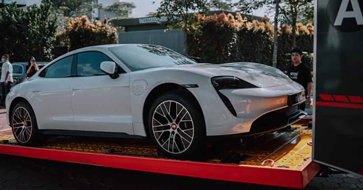 Porsche Taycan 的交车仪式原来是那么隆重的！