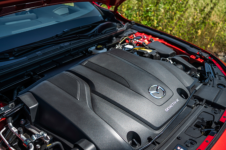 Mazda3 Skyactiv-X VS Honda Civic Turbo ，谁更胜一筹？（影片）