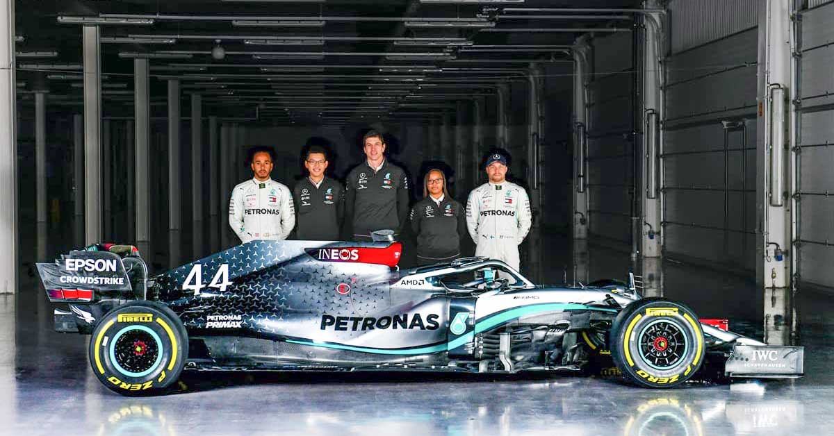 PETRONAS  ，代表我国走向世界的公司