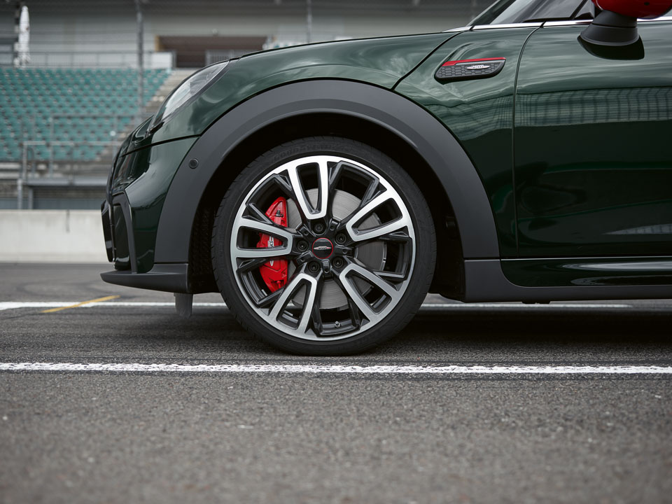 MINI John Cooper Works 3门版登陆我国,售价RM 311,259.49