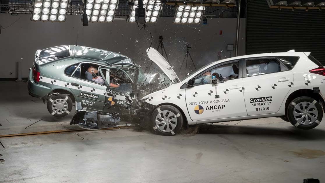 老车车身比较硬？看看新旧 Toyota Corolla 的撞击成绩你就知道了！