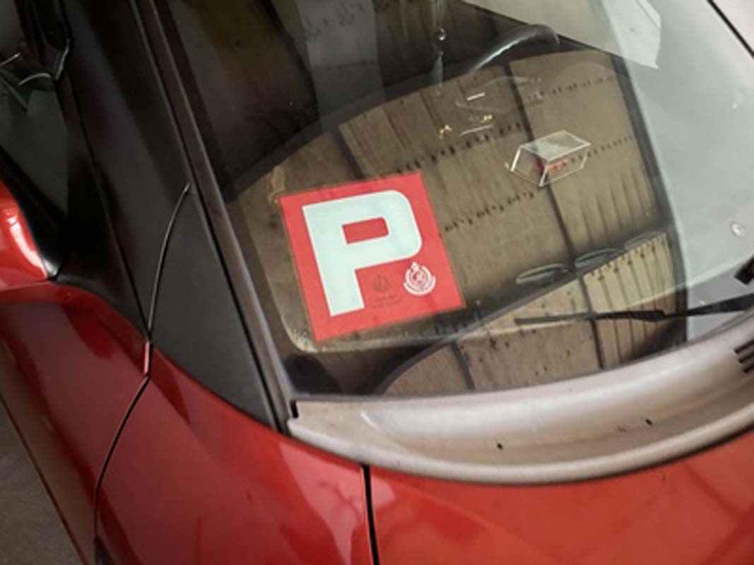 我国 P License 贴纸在中国成为潮流,广受好评!