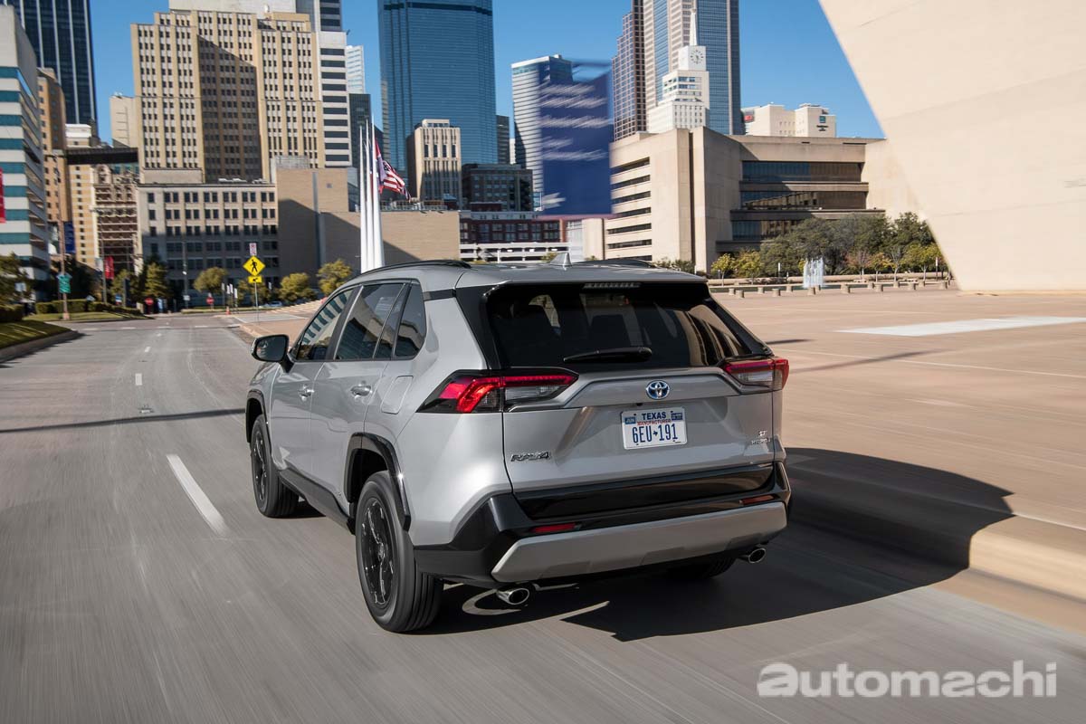 2022 Toyota Rav4 登场：全新头灯组设计、最大马力306 PS？