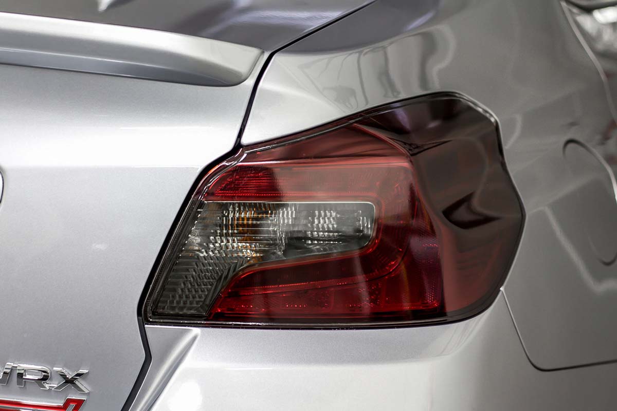 Headlight 以及 Taillight 千万不要“粘黑”，因为这有可能导致危险！