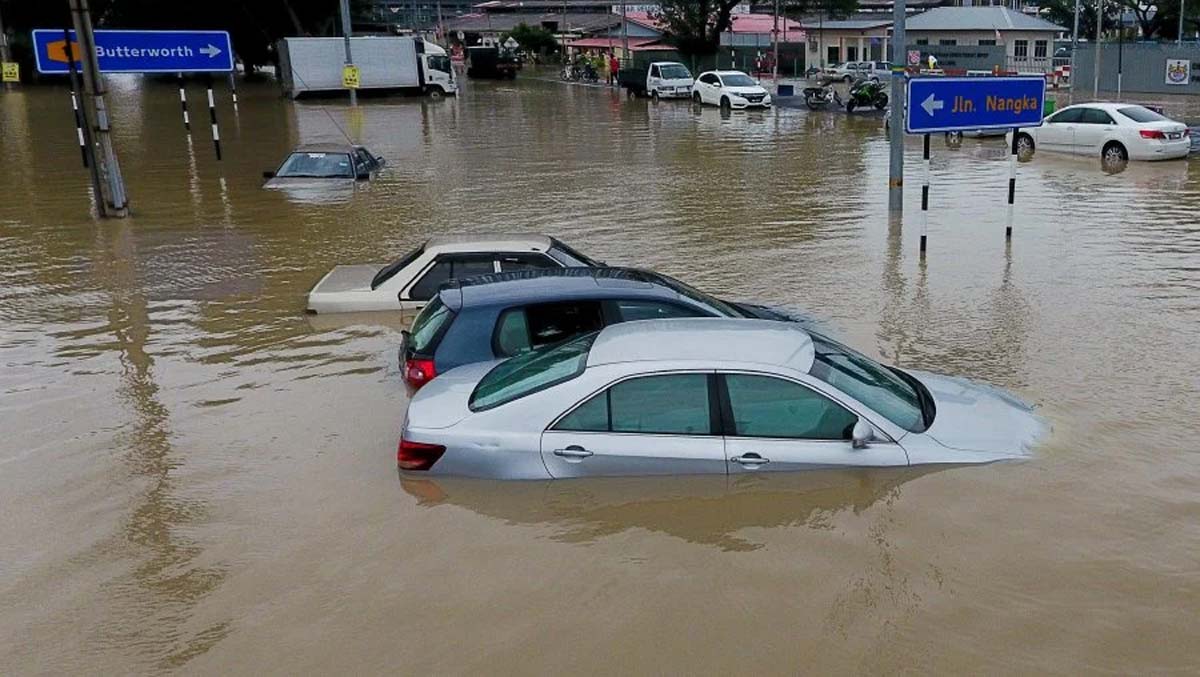 水灾时候须知：如果汽车进水了你应该怎么办？告诉你一些小知识！