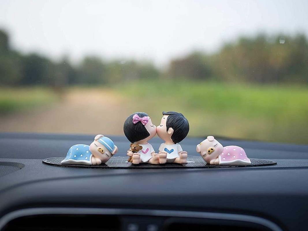 Dashboard 上面为什么不能放东西?因为这会影响到你的行车安全!