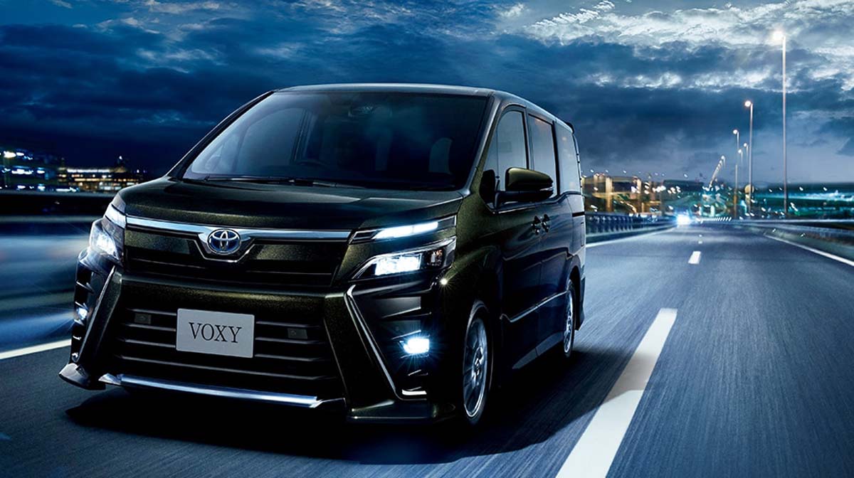 Toyota Noah / Voxy 大改款预告曝光，即将在下个月和我们正式见面！