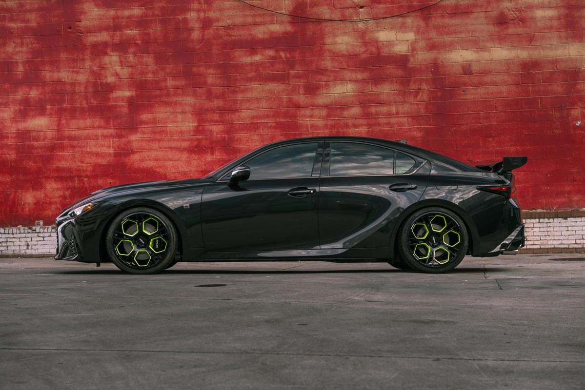 Lexus IS 500S Daytona 现身:超帅气四门轿跑,最后的V8自然进气引擎魅力!