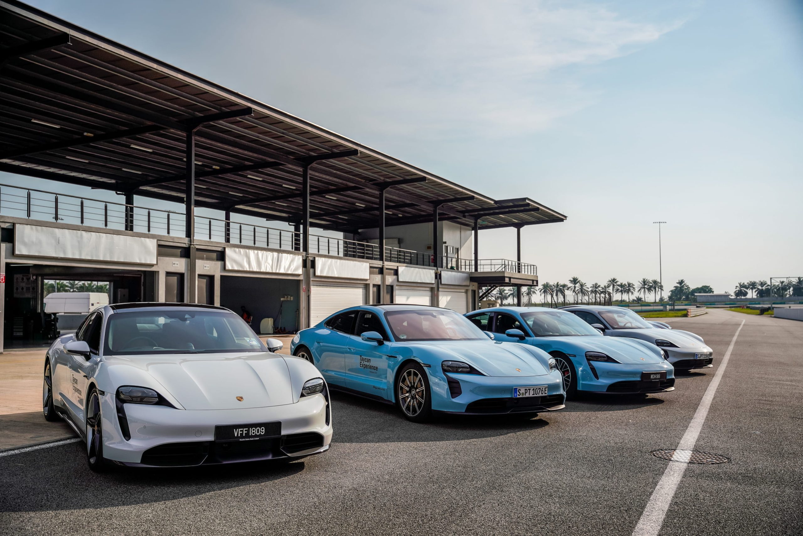 交通部宣布从即日起至2025年12月31日,Pure EV Car 将可以享有免路税优惠!