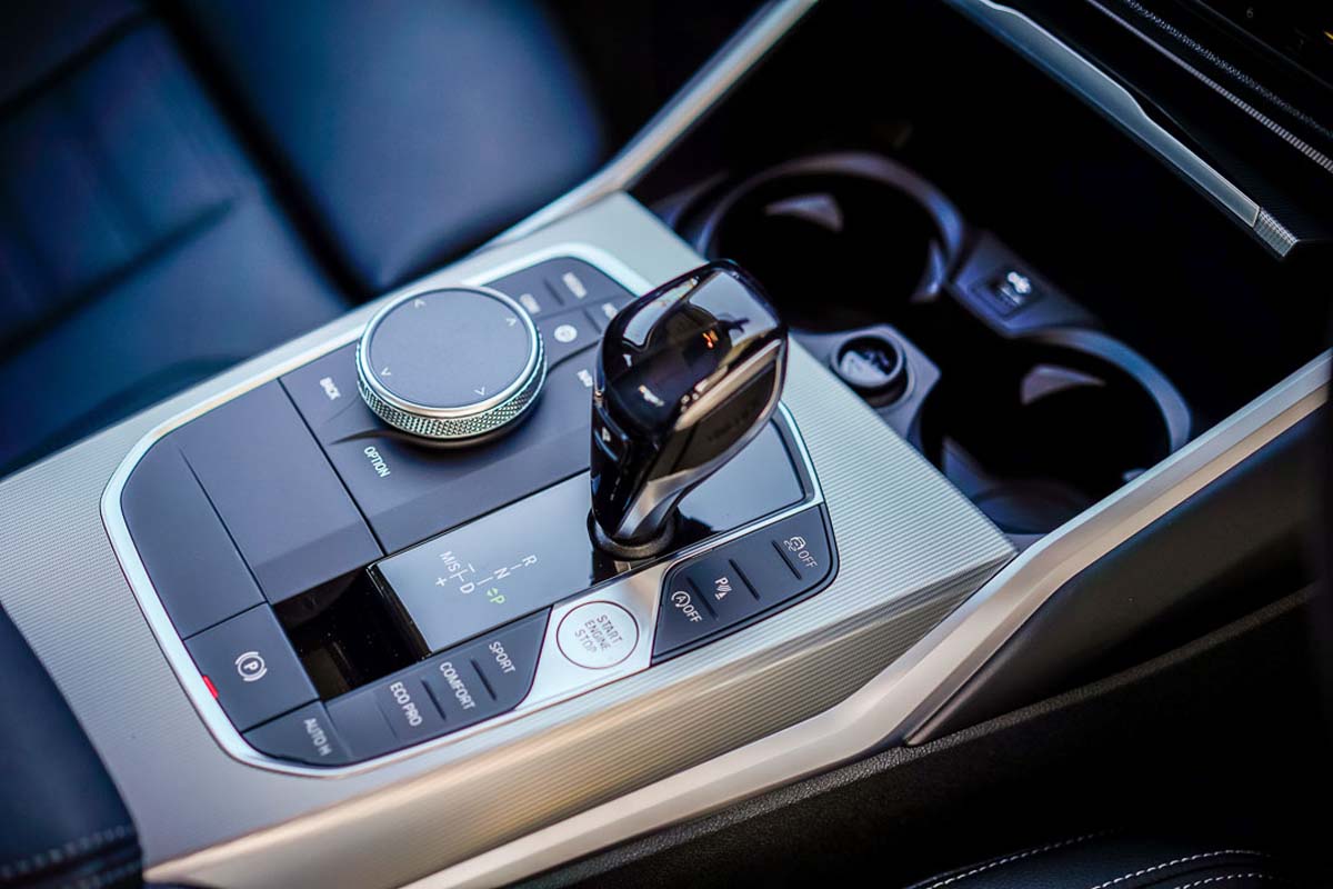 BMW 320i 为什么会成为最热卖车款？除了性价比这款车还有什么？