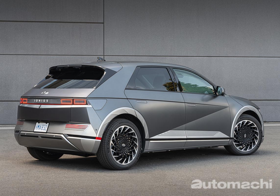 并且有着达到了3,000 mm的轴距，这个轴距已经媲美 S-Class 了！而这款车的长宽高为4,635 mm X 1,890 mm X 1,605 mm，可以预见这款车有着非常大的空间表现