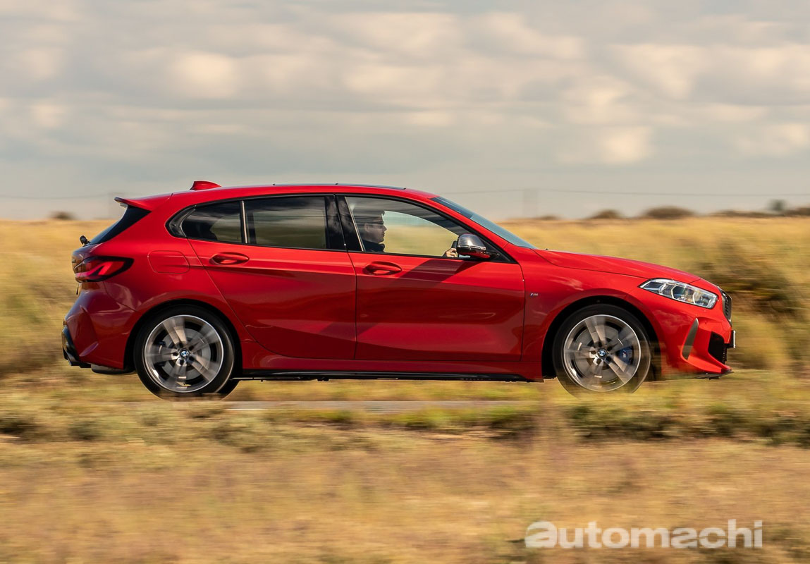 BMW M135i xDrive :宝马最强最帅的小钢炮、2.0L涡轮引擎马力超过300 Hp!