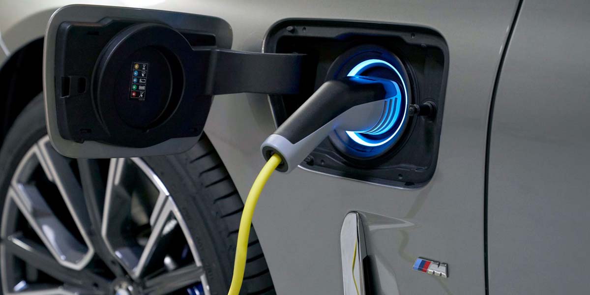 我国计划在2025年建设10,000个 EV Charging pile ,目前估我国计划在2025年建设10,000个 EV Charging pile ,目前估计全国仅有600个计全国仅有600个