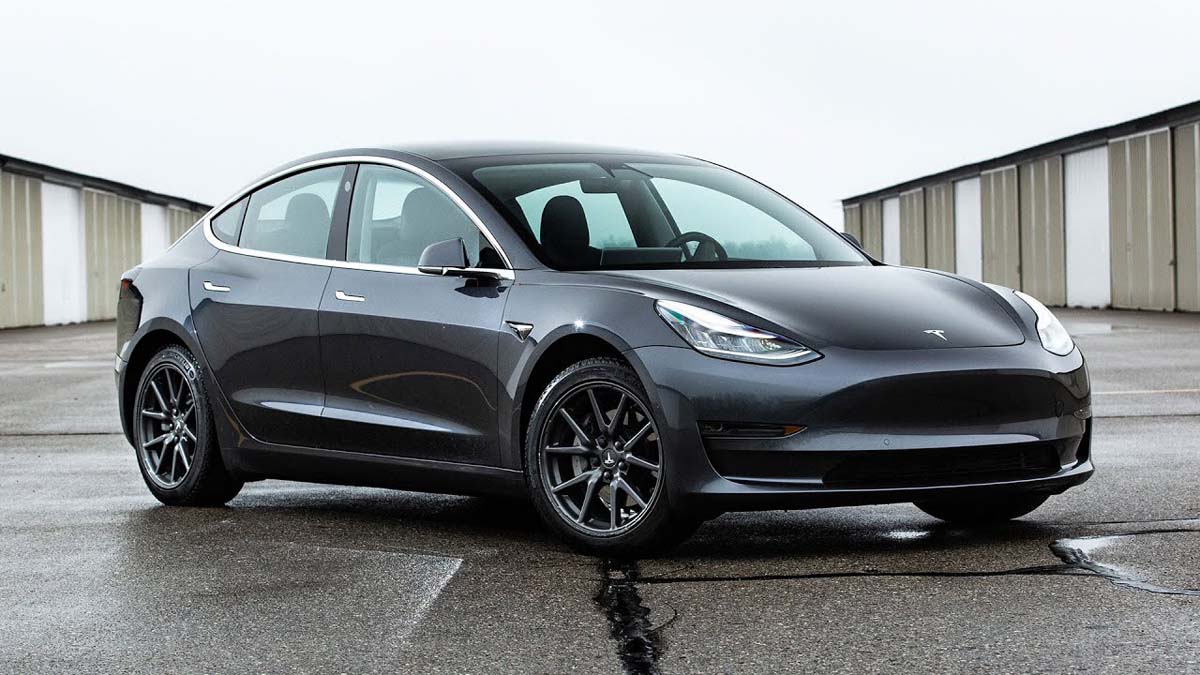 Electric Vehicle 电池组成本揭秘：Tesla 电动车的电池到底占据成本多少，换一次电池原厂利润是多少？
