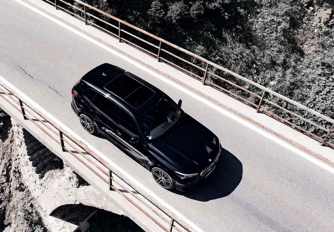 BMW X5 xDrive45e M Sport 推出升级版，更多安全配备，售价从 RM 457,498.37 起！