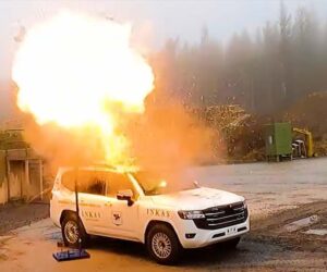 INKAS Toyota Land Cruiser 防弹版获得 VPAM VR7 认证，子弹，炸弹和地雷统统都威胁不到你的生命安全！