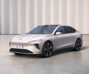 Nio 蔚来测试车冲出大楼，车内两名试车员不幸身亡，公司声明：这是一起意外事故，与车辆本身没有关系！