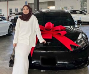 21 岁大马女孩不要 Mercedes-Benz 和 BMW，选择 Tesla 作为公司奖励的代步车！