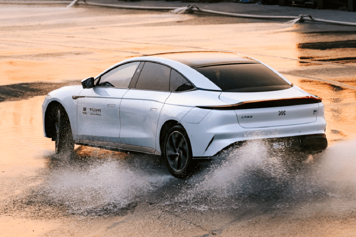 Mercedes-Benz,BMW 和 Audi 都是弟弟,智己 CEO:他们的用户没有机会体验更好的车机系统!