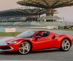 Ferrari 296 GTS 现身我国：混动V6开篷超跑、最大马力超过800 Hp！