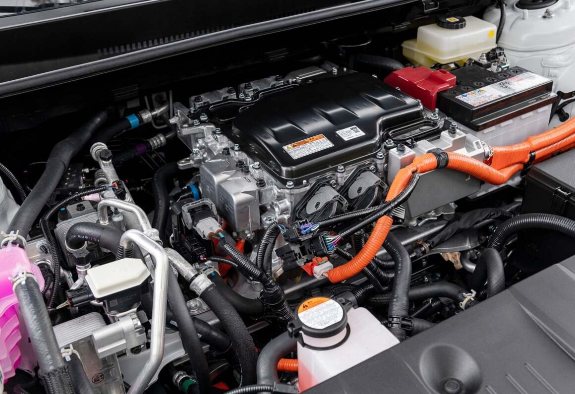 toyota-electric-vehicle-phev-automachi
