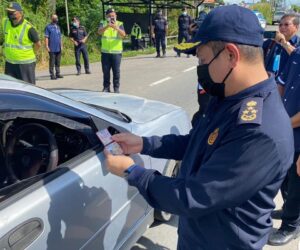 穿 Slipper 开车很爽？你知道穿拖鞋开车会中 Saman 吗？