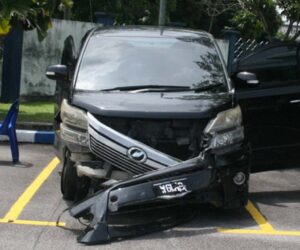 Toyota Vellfire 可以坐 27 个人？少年开 Vellfire 载 25 个非法外劳，一趟就可赚 RM 150,000！