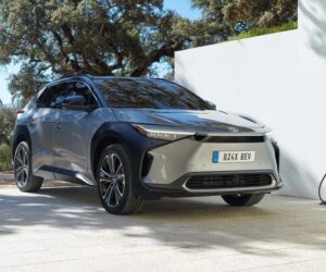Toyota CEO：Electric Vehicle 要在 2035 年前完成普及化非常困难，因为相关设施还不够完善，未来丰田还将继续投入开发内燃机！