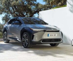 Toyota CEO：Electric Vehicle 要在 2035 年前完成普及化非常困难，因为相关设施还不够完善，未来丰田还将继续投入开发内燃机！