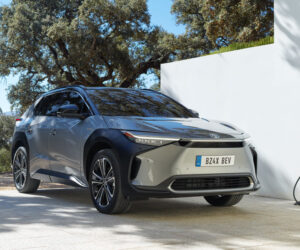 Toyota 高管：Hybrid 和 EV 一样能降低碳排放，能起到保护地球的作用！